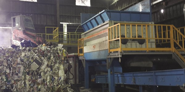 Reliable cutting table and strong performance with all types of waste