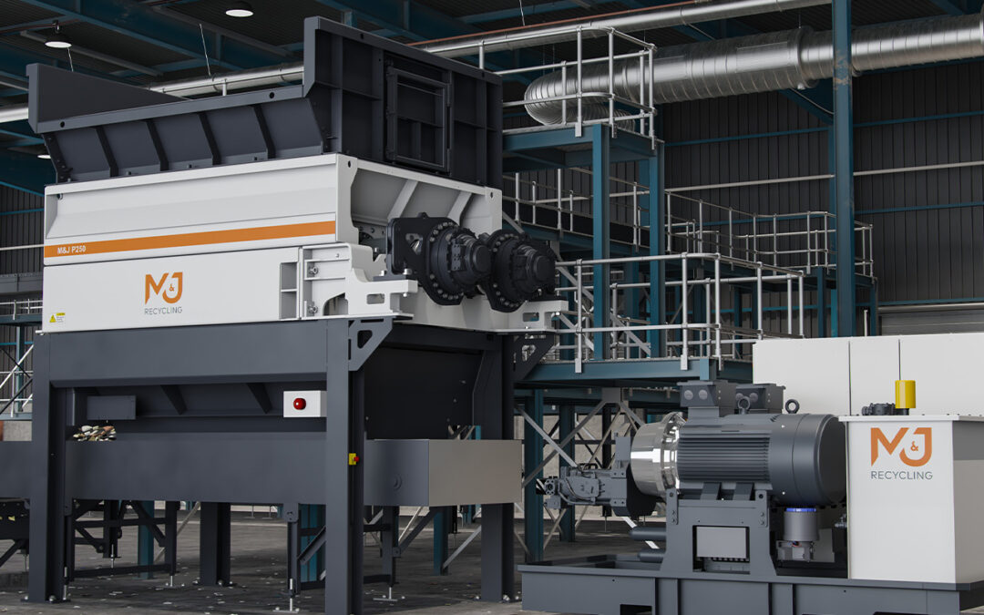 M&J P250 hydraulic pre-shredder