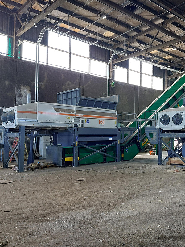 M&J P250e electric pre-shredder in the US